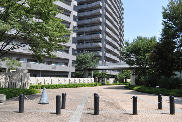 マンションと敷地