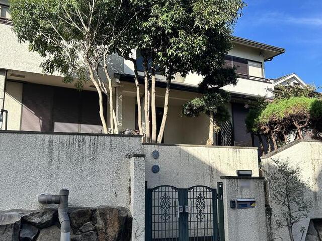 寝屋川市東香里園町 中古戸建